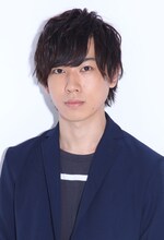 アスタ役の梶原岳人。