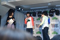 記者会見の様子。