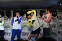 記者会見の様子。