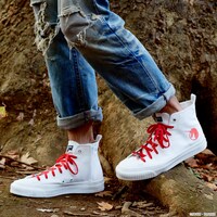 「MOONSTAR×STRICT-G ハイカットスニーカー (ユニコーンモデル)」の着用例。