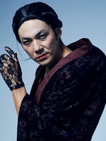 柄谷吾史扮する駱駝女。