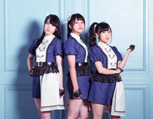 オープニング曲「スライドライド」を歌うユニット・Run Girls, Run！。