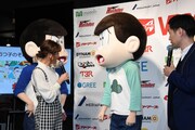 鈴木奈々への「おそ松クイズ」の様子。