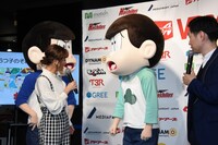 鈴木奈々への「おそ松クイズ」の様子。