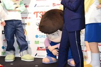 鈴木奈々への「おそ松クイズ」の様子。