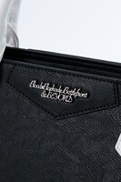 ザップ・レンフロモデルのバッグ。