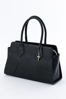 クラウス・V・ラインヘルツモデルのバッグ。