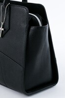 クラウス・V・ラインヘルツモデルのバッグ。