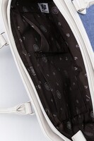 レオナルド・ウォッチモデルのバッグ。