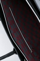 クラウス・V・ラインヘルツモデルのバッグ。