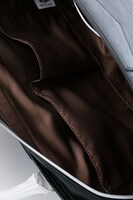 ザップ・レンフロモデルのバッグ。