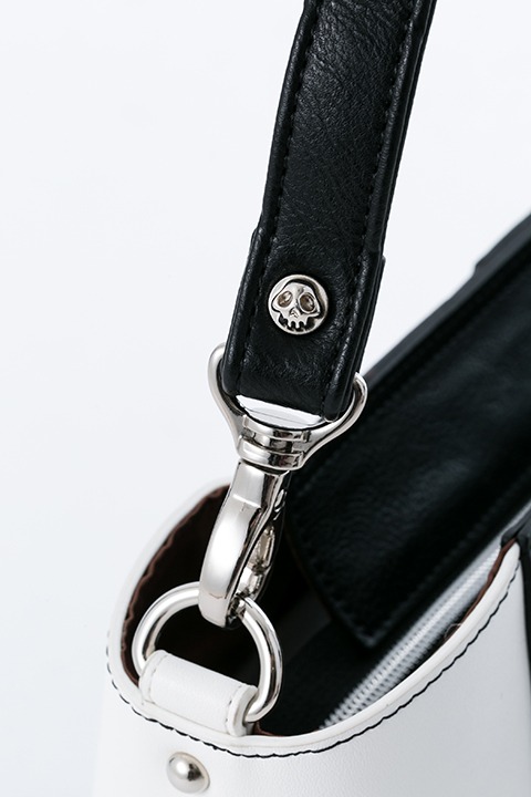 ザップ・レンフロモデルのバッグ。