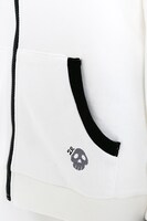 ザップ・レンフロモデルのルームウェア。