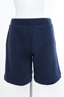 レオナルド・ウォッチモデルのルームウェア。