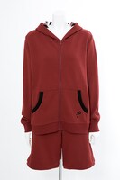 クラウス・V・ラインヘルツモデルのルームウェア。