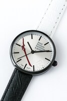 ザップ・レンフロモデルの腕時計。