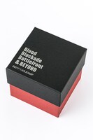 クラウス・V・ラインヘルツモデルの腕時計のケース。