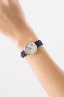 レオナルド・ウォッチモデルの腕時計の着用例。