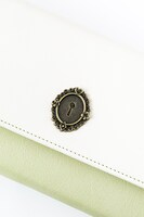 オズ＝ベザリウスモデルの長財布。