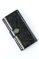 ギルバート＝ナイトレイモデルの長財布。