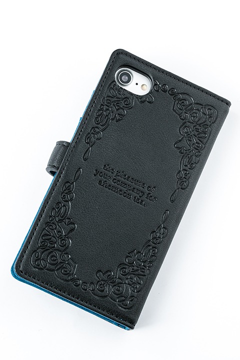 エリオット＝ナイトレイモデルの手帳型スマホケース。