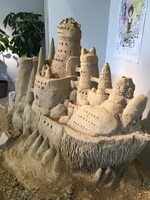 泥クジラの砂像。