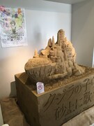 泥クジラの砂像。