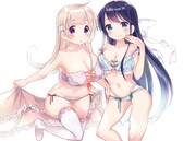 「放課後すとりっぷ」のカット。左がななで、右がイチカ。