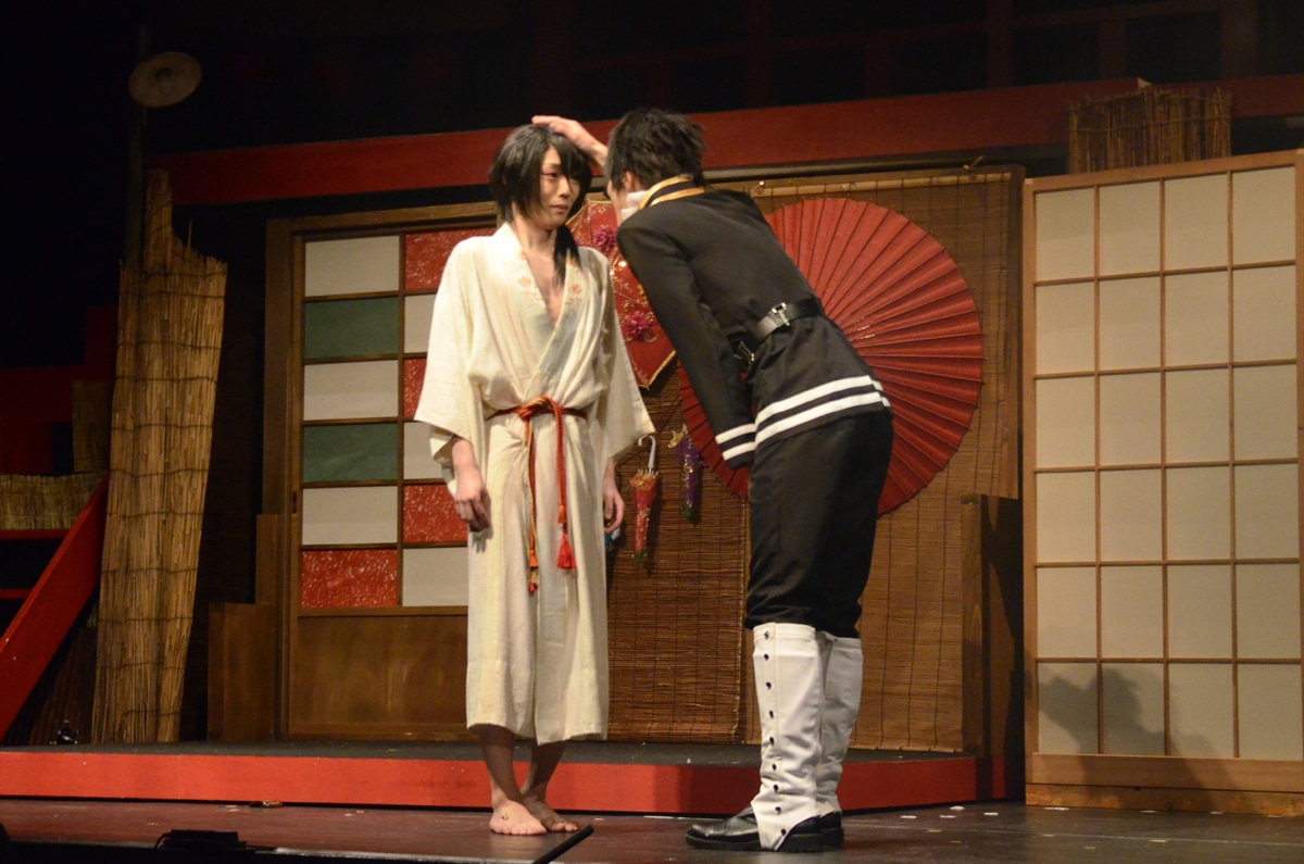 櫻井圭登演じる吉原詩郎と、末原拓馬演じる山田光路郎。