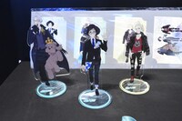 スタンド付きアクリルキーホルダー。