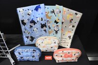 「『ユーリ!!! on ICE × サンリオキャラクターズ × 東京ガールズコレクション』POP UP SHOP in TOKYO」で販売されているグッズ。