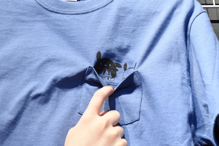 「おでかけTシャツ」の胸ポケットの中には、それぞれキャラクターがあしらわれている。