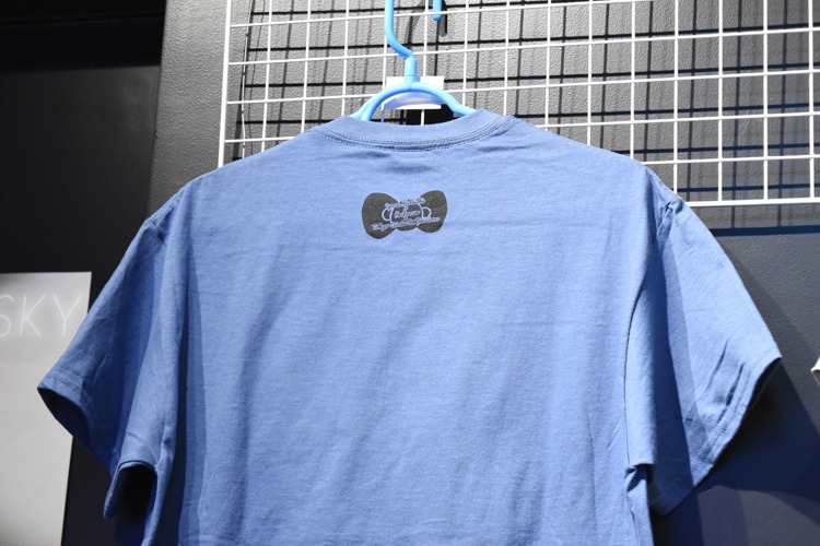 新商品の「おでかけTシャツ」。