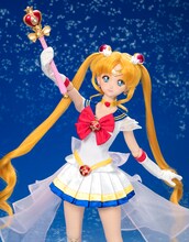 「スーパーセーラームーン」変身セットの使用イメージ。(c)武内直子・PNP・東映アニメーション (c)Naoko Takeuchi 「創作造形(c)ボークス・造形村」(c)2003-2017 VOLKS INC. All rights are reserved.