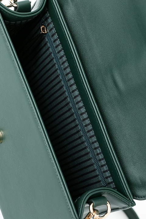 Growthモデルのバッグ。