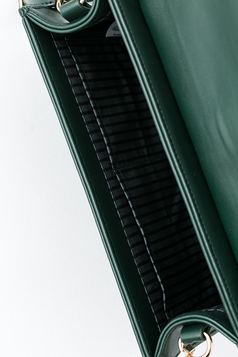 Growthモデルのバッグ。