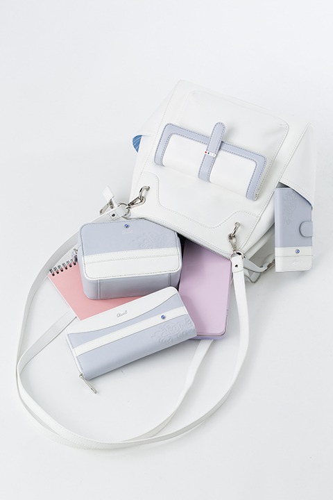 QUELLモデルのバッグ。