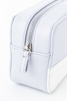 QUELLモデルのポーチ。