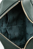 Growthモデルのポーチ。