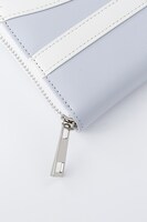 QUELLモデルの財布。