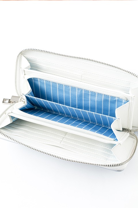 QUELLモデルの財布。