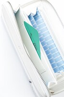 QUELLモデルの財布。