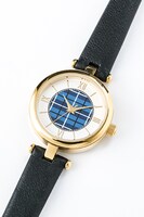 SOARAモデルの腕時計。