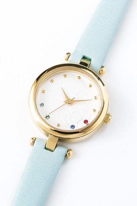 QUELLモデルの腕時計。