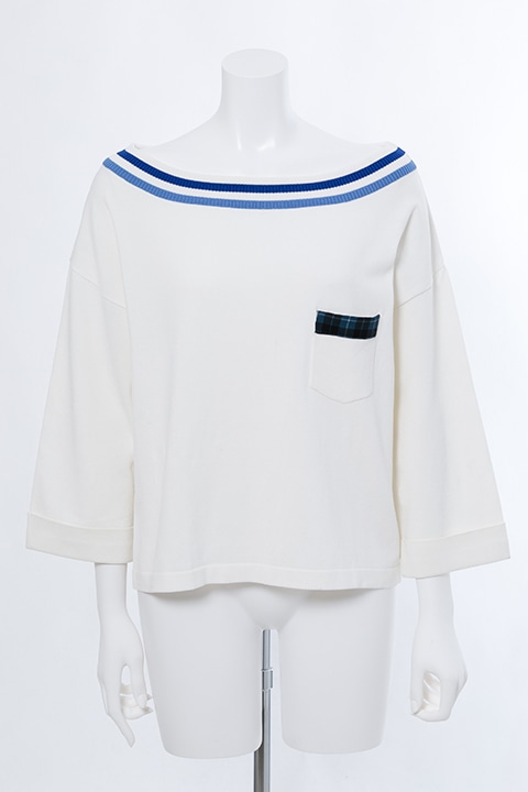 SOARAモデルのニット。