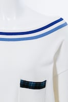 SOARAモデルのニット。