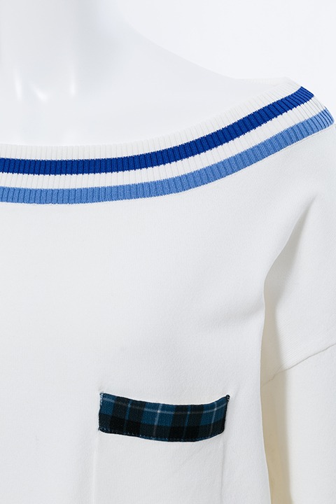 SOARAモデルのニット。