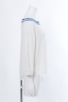 SOARAモデルのニット。