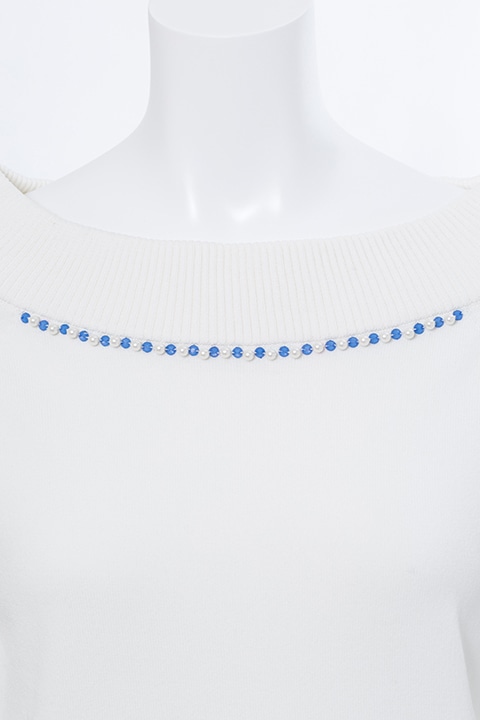 QUELLモデルのニット。