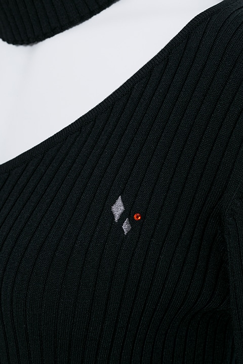 SolidSモデルのニット。